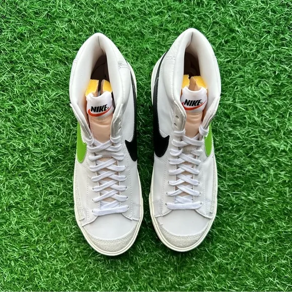 Nike Blazer Mid ‘77 Vintage Chlorophyll - Black