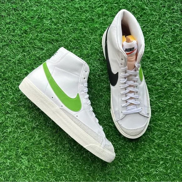 Nike Blazer Mid ‘77 Vintage Chlorophyll - Black
