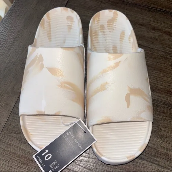 Nike Cream Sandals with Contoured Footbed and Textured Sole