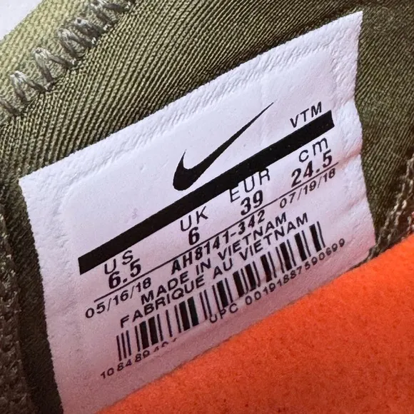 NIKE / Free Metcon olive green canvas orange athletic sneakers / 6.5