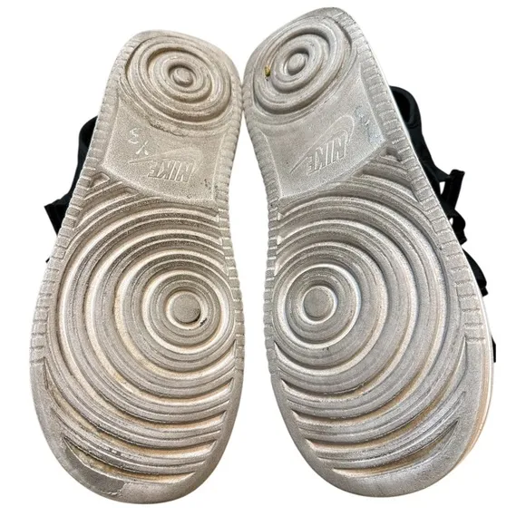 Nike Icon Classic Platform Sandals Womens 11 Black White Strappy Hook Loop