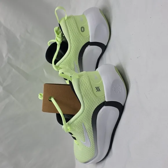 Nike Infinity flow (gs) neon barely volt white black Kids 3Y NEW IN BOX AWESOME