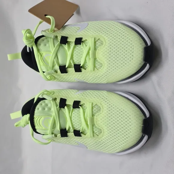 Nike Infinity flow (gs) neon barely volt white black Kids 3Y NEW IN BOX AWESOME