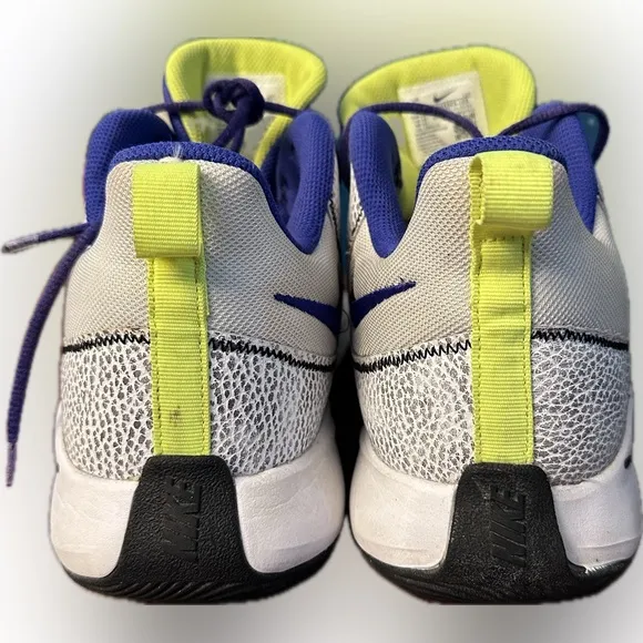 Nike Men’s Fly By Mid 2 Basketball Sneaker Size 12