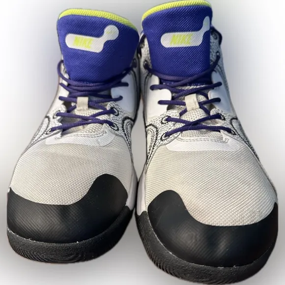 Nike Men’s Fly By Mid 2 Basketball Sneaker Size 12