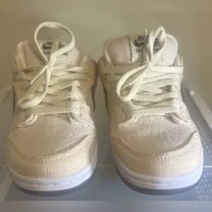 Nike SB Dunk Low sneakers