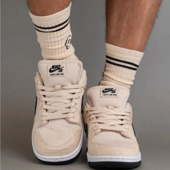 Nike SB Dunk Low sneakers