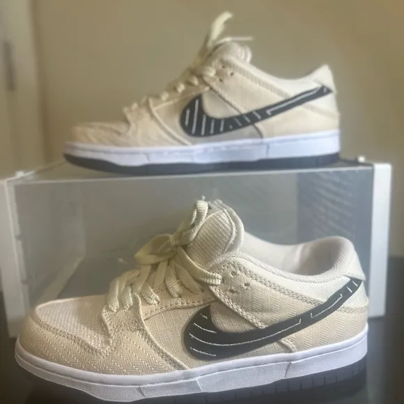 Nike SB Dunk Low sneakers