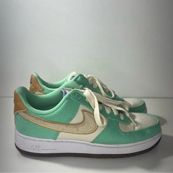 Nike WMNS Air Force 1 '07 LX Happy Pineapple Low Top Sneakers