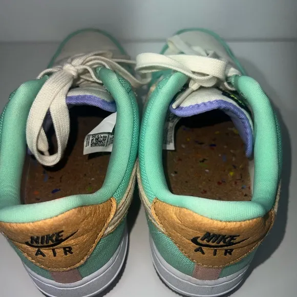 Nike WMNS Air Force 1 '07 LX Happy Pineapple Low Top Sneakers