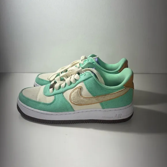 Nike WMNS Air Force 1 '07 LX Happy Pineapple Low Top Sneakers