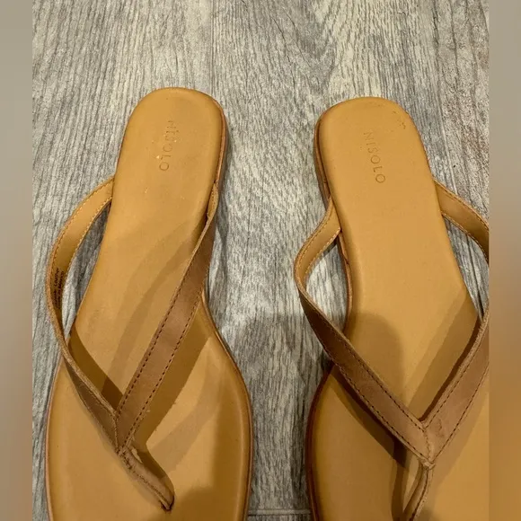 Nisolo tan leather Go to flip flop sandals