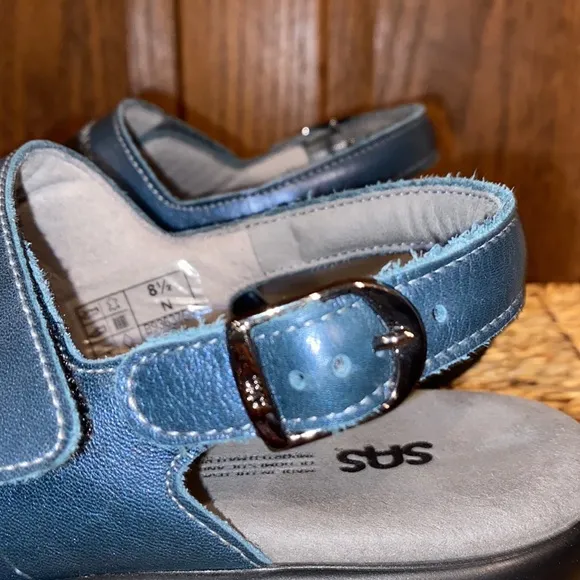 Nudu Navy SAS Leather Women’s Sandal Size 8.5 Narrow