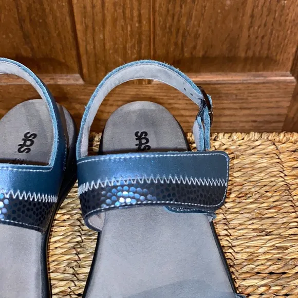 Nudu Navy SAS Leather Women’s Sandal Size 8.5 Narrow