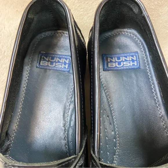 NUNN BUSH Black slip on loafers size 9W