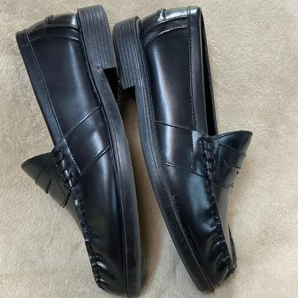 NUNN BUSH Black slip on loafers size 9W