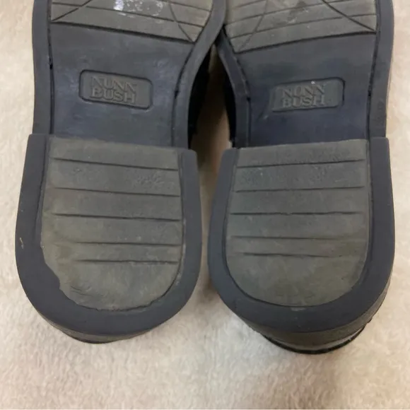 NUNN BUSH Black slip on loafers size 9W