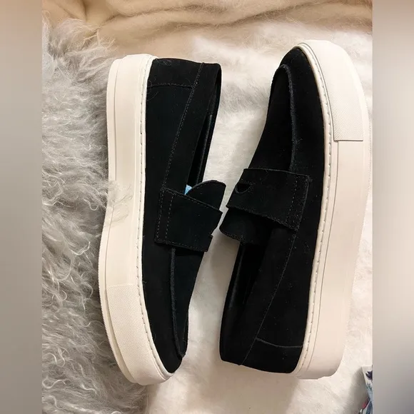 NWOB $175 Kurt Geiger Suede Loafer 45