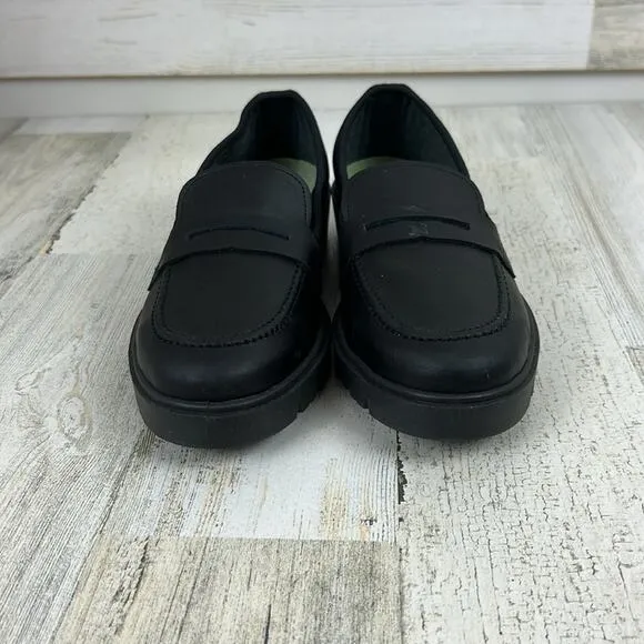 NWOB Childrenchic kids Sz 4 black leather school treated loafers slip on
