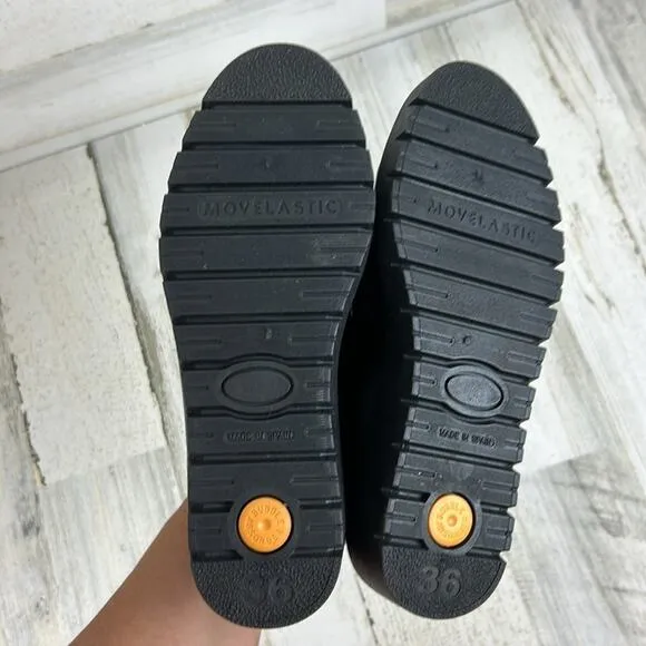 NWOB Childrenchic kids Sz 4 black leather school treated loafers slip on