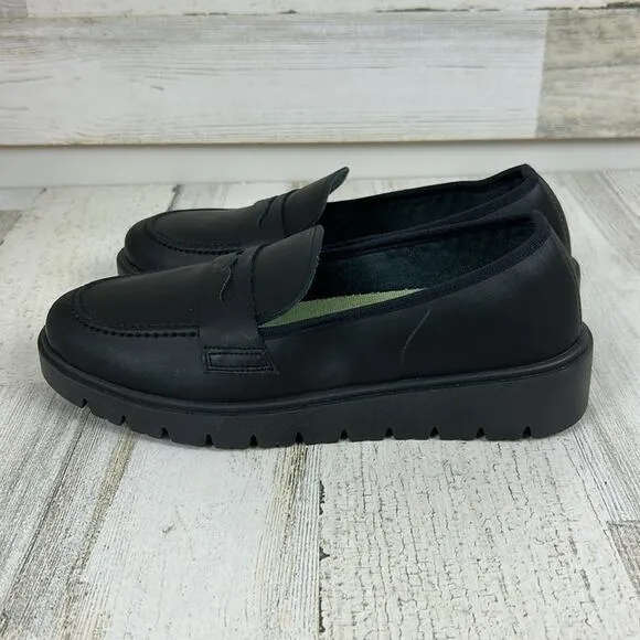 NWOB Childrenchic kids Sz 4 black leather school treated loafers slip on