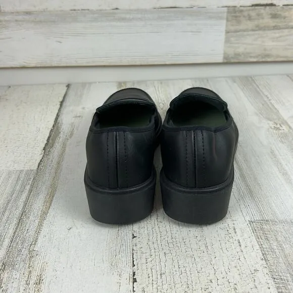 NWOB Childrenchic kids Sz 4 black leather school treated loafers slip on