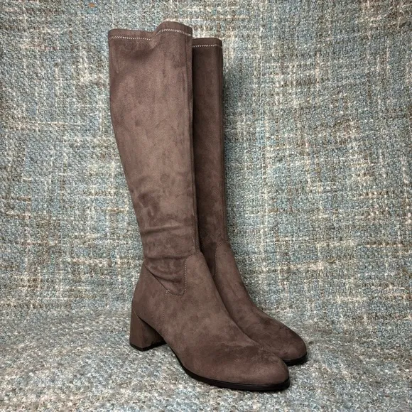 NWOB - VANELi Women's Caissy Knee-High Heeled Boots in Black Stretch Suede
