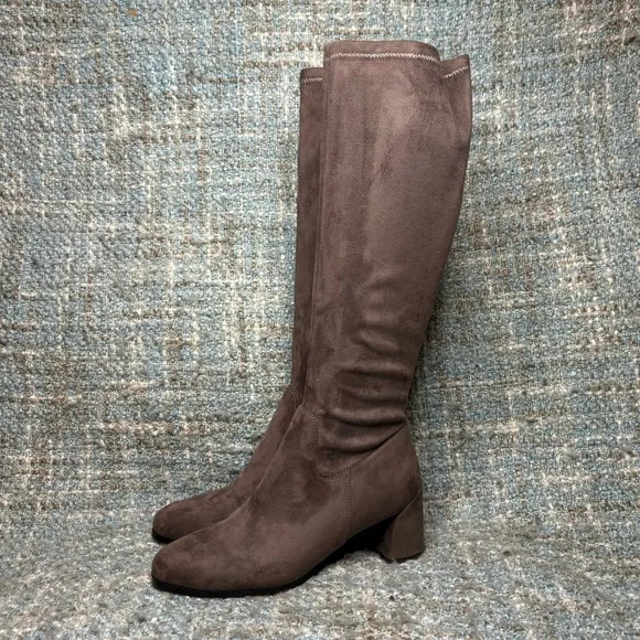 NWOB - VANELi Women's Caissy Knee-High Heeled Boots in Black Stretch Suede