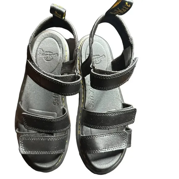NWOT Dr. Martens Girls' Klaire Leather Sandals  Sz: 5
