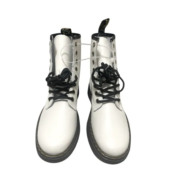 💚💚🌼NWOT DR.MARTENS WOMENS ZAVALA FLAT COMBAT CASUAL FALL WINTER BOOT