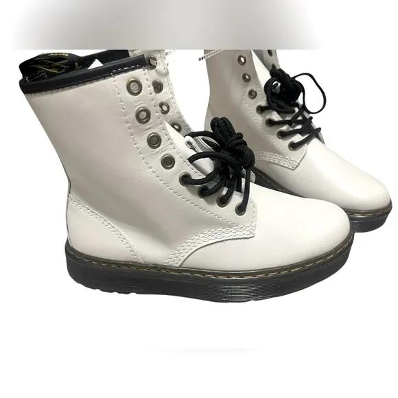 💚💚🌼NWOT DR.MARTENS WOMENS ZAVALA FLAT COMBAT CASUAL FALL WINTER BOOT