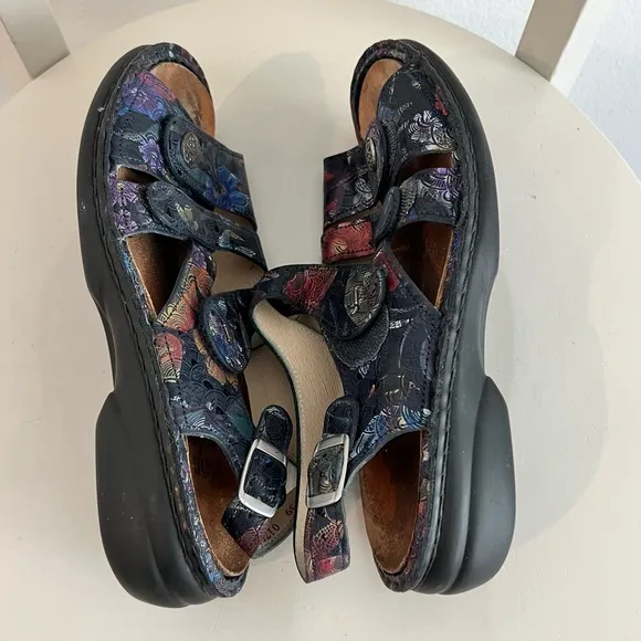 NWOT Finn Comfort Women's Barbuda Dark Blue Irpino Leather Sz. 39 (US 8-8.5)