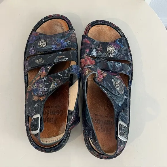 NWOT Finn Comfort Women's Barbuda Dark Blue Irpino Leather Sz. 39 (US 8-8.5)