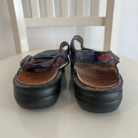 NWOT Finn Comfort Women's Barbuda Dark Blue Irpino Leather Sz. 39 (US 8-8.5)