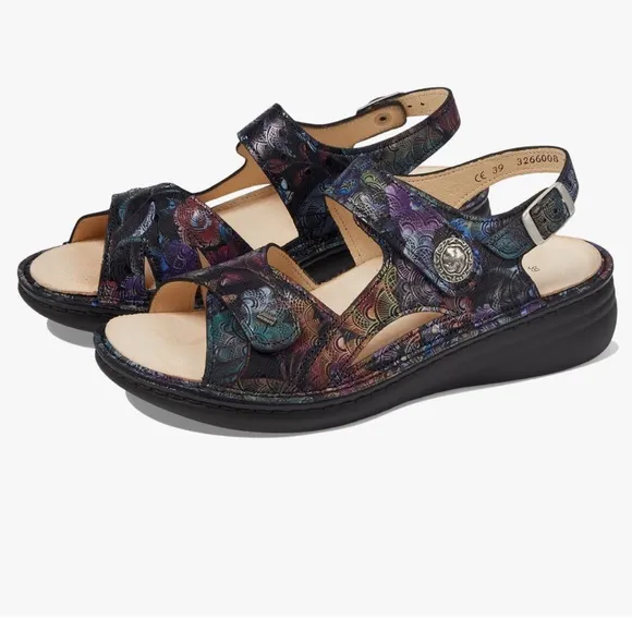 NWOT Finn Comfort Women's Barbuda Dark Blue Irpino Leather Sz. 39 (US 8-8.5)