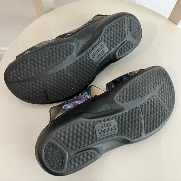NWOT Finn Comfort Women's Barbuda Dark Blue Irpino Leather Sz. 39 (US 8-8.5)