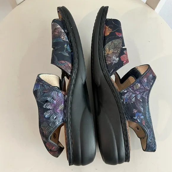 NWOT Finn Comfort Women's Barbuda Dark Blue Irpino Leather Sz. 39 (US 8-8.5)