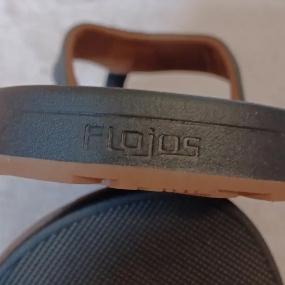 NWOT Flojos Men's Ultimate Comfort Thong Sandals