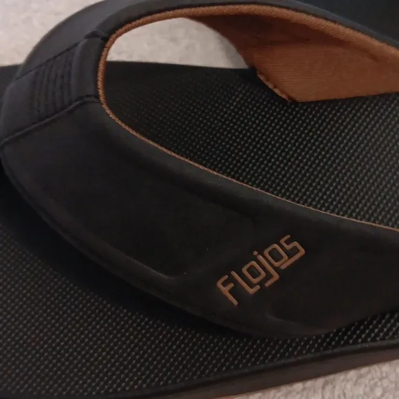 NWOT Flojos Men's Ultimate Comfort Thong Sandals