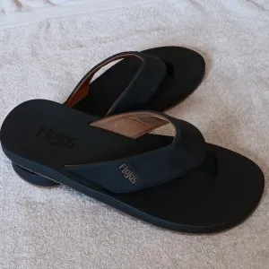 NWOT Flojos Men's Ultimate Comfort Thong Sandals