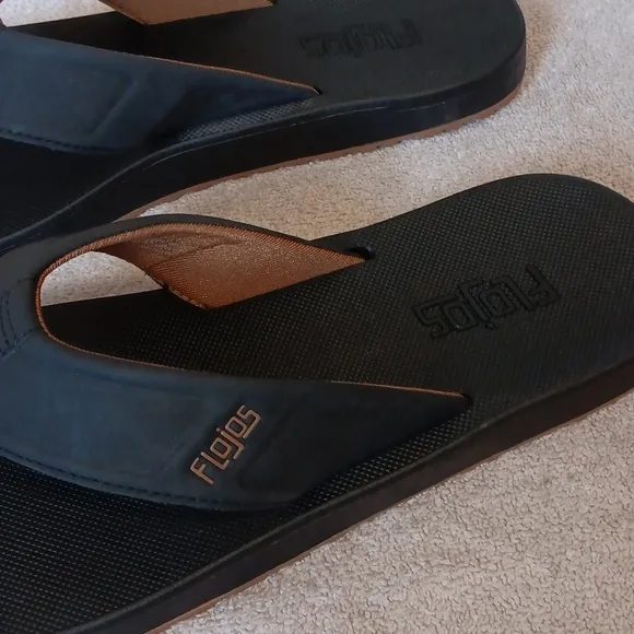 NWOT Flojos Men's Ultimate Comfort Thong Sandals