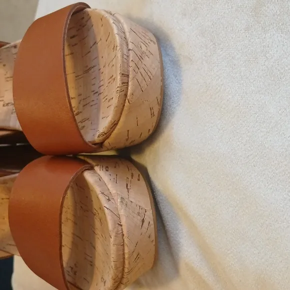 NWOT Kork-Ease tan Platform Sandals size 9