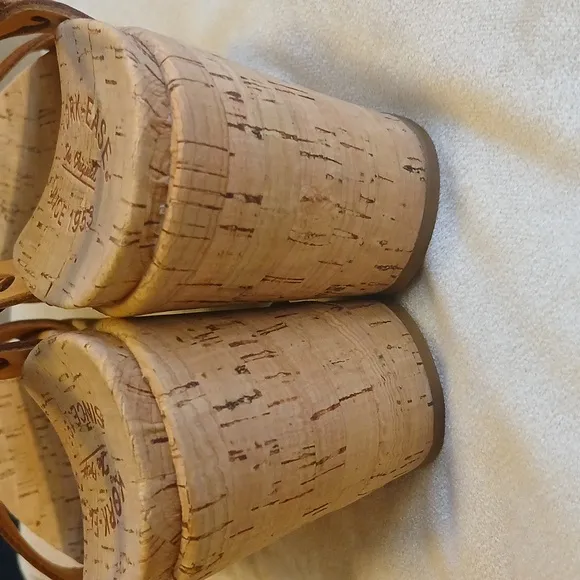 NWOT Kork-Ease tan Platform Sandals size 9