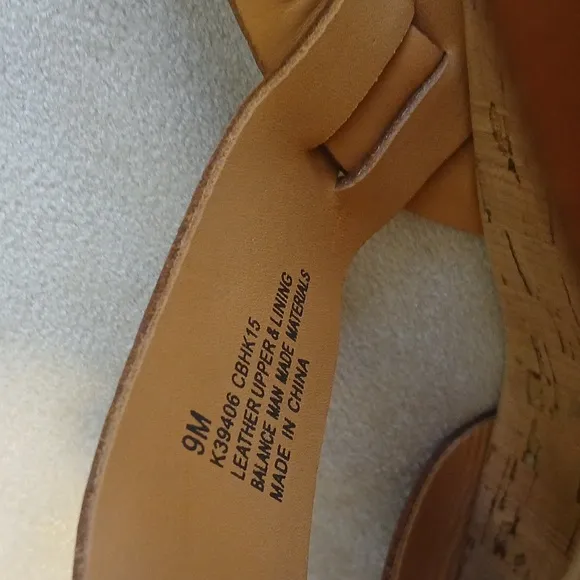 NWOT Kork-Ease tan Platform Sandals size 9