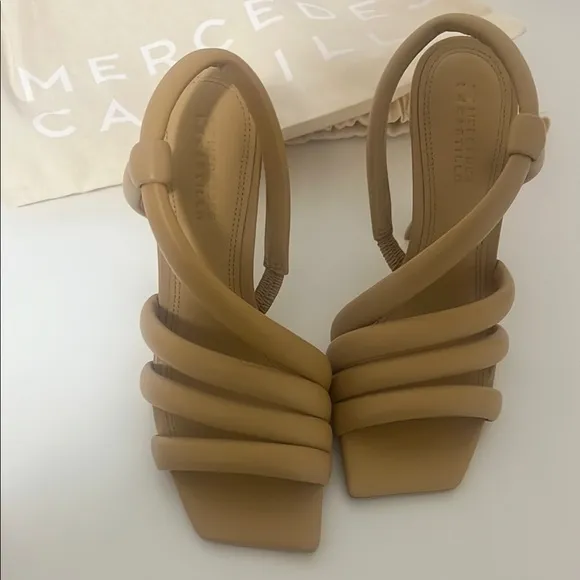 NWOT Mercedes Castillo Aline Affogato beige sandals