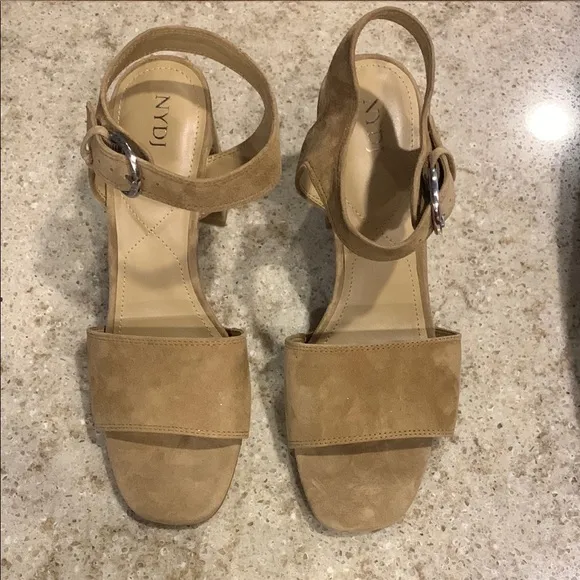 NWOT NYDJ Liz Suede Sandals in Saddle Color Size 9.5
