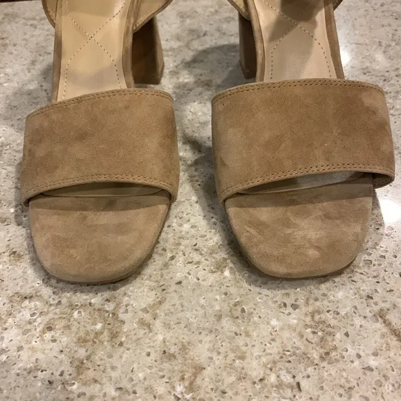 NWOT NYDJ Liz Suede Sandals in Saddle Color Size 9.5
