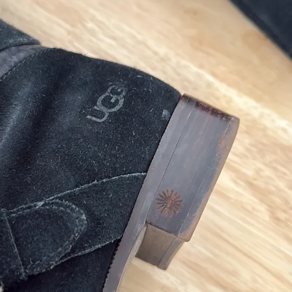 NWOT UGG black Suede Buckle Cydnee Riding Boots