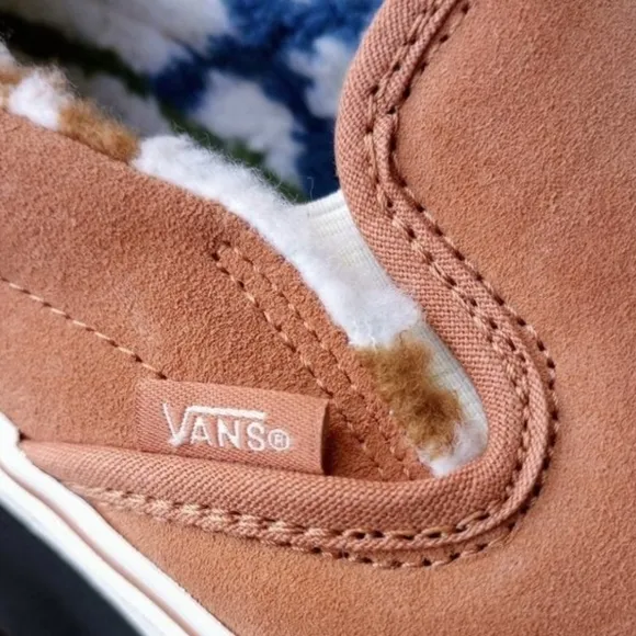 NWOT Unisex Vans Classic Slip-on Canvas Sneakers