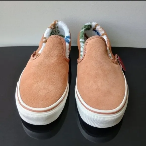NWOT Unisex Vans Classic Slip-on Canvas Sneakers